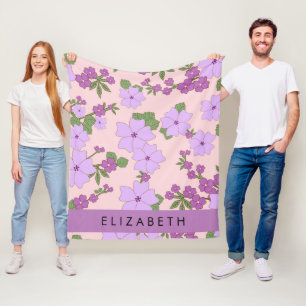 Lila blommor, Mönster i blommorna, ditt namn Fleecefilt