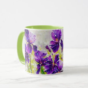 Lila blommor och Vår Snö som sjunker i Mugg