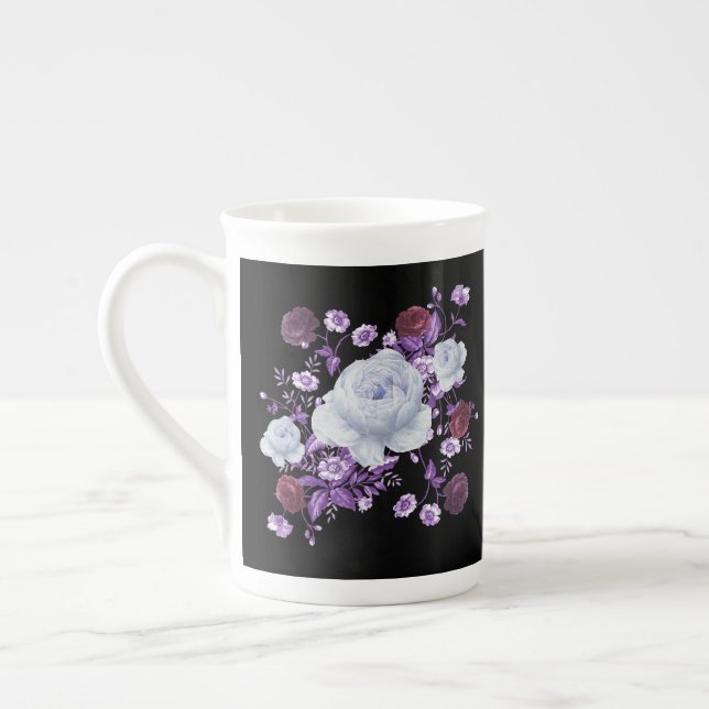 LILA BLOMMOR, SVART BAKGRUND BENPORSLIN MUGG (Vänster)
