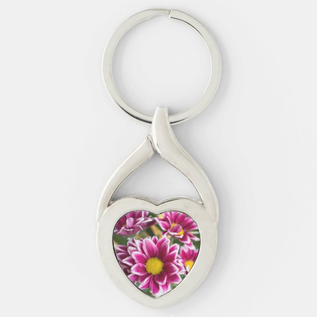 Lila blommor twisted heart silverfärgad nyckelring (Framsidan)