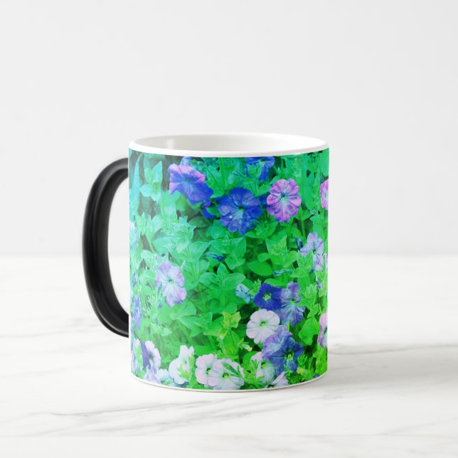 Lila blommor Vår Garden Petunia Blommigt Art Magisk Mugg (Framsida vänster)