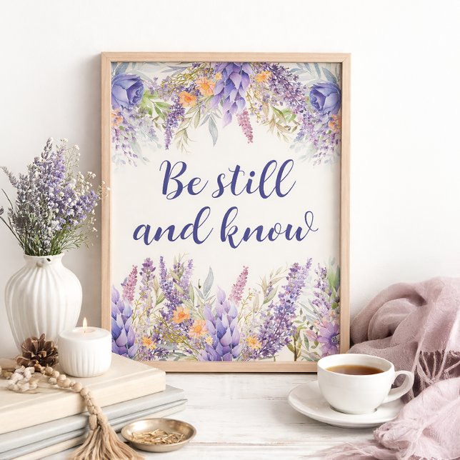Lila blomsterdekoration för kristet hem poster (Purple and lavender floral "Be still and know" Christian art print)