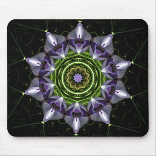 Lila blomsterformad mandala-kalejdoskopkonst musmatta