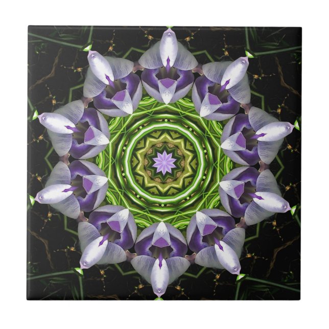 Lila blomsterrik mandala-kalejdoskopkonst kakelplatta (Framsidan)
