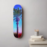 Lila Blue Handflatan Träd, Coola Retro Vintage Tre Mini Skateboard Bräda 18,5 Cm<br><div class="desc">Få redot att ta till sig det varma solskenet på stadens gator varje gång du användor detta vilt, färgstarka fotoskateboard på en Kalifornien handflatan träd, med ett vintage utseende, ångestad lila, blå och röd bakgrund. Gör en coola och roligt påstående varje gång du surfor trottoaren. Gör en underbar gåva till...</div>
