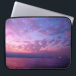 Lila Blue Sea sunset-foto - enkelt modernt, fetsti Laptop Fodral<br><div class="desc">Få inspiration när du användor ditt neoprene laptop sleeve med detta vackra foto av en mjukt upplyst lila, rosa och blå solnedgång över Stilla havet. Laptop sleeve finns i tre storlekar: 15, 13 och 10 tum. Gör en underbar gåva till någon speciell! Du kan enkelt anpassa det här neoprene laptop...</div>
