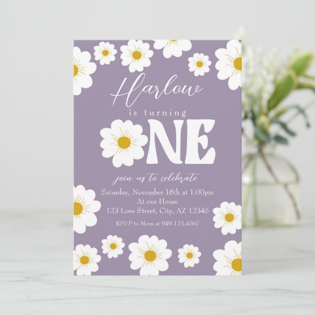 Lila Boho Daisy One Girl's first Birthday Inbjudningar (Stående Fram)