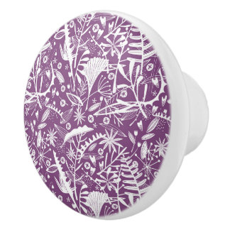 Lila Botaniska Silhouette-Blommigten Knopp