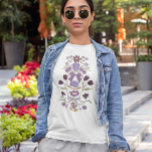 Lila Bows and Flowers T Shirt<br><div class="desc">Boho och rustiska kvinnors t-shirt med hand plockade som illustration av knärör och blommor i lila.</div>