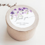 Lila bröllopsförmån för Wildblommor Runt Klistermärke<br><div class="desc">Wildblommor lilac lila bröllop gynnar Klassisk Round Sticker Matching-artiklar tillgängliga.</div>