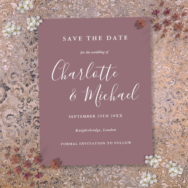 Lila bröllopsskript Spara datum-kort Vykort (Script Mauve Wedding Save the Date Card)