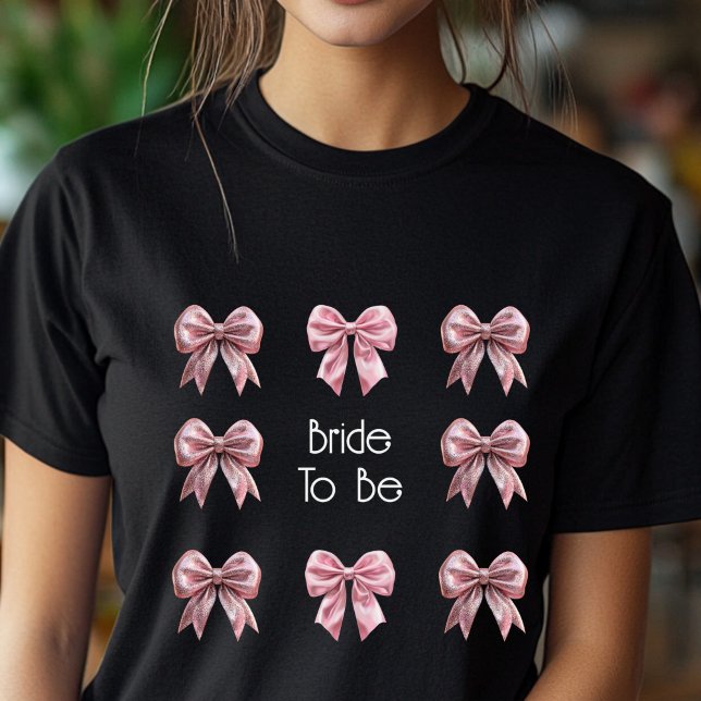 Lila brudslöja Brud att bli Coquette T-Shirt (Skapare uppladdad)