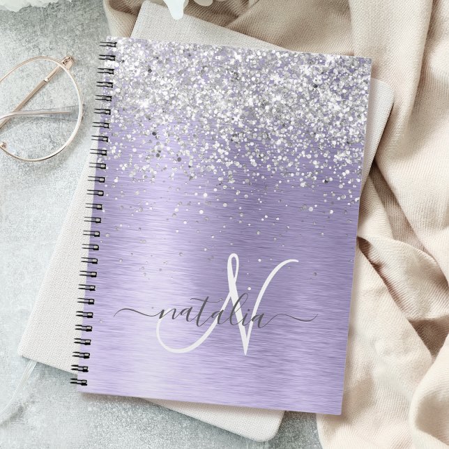 Lila Brushed Metall Silver Glitter Monogram Namn Anteckningsbok (Skapare uppladdad)