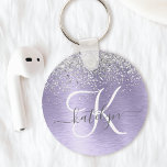 Lila Brushed Metall Silver Glitter Monogram Namn Nyckelring<br><div class="desc">Anpassa enkelt den här chicen av trendig-nyckelkedjan med söt silver mousserande glitter på en lila borstad metallbakgrund.</div>