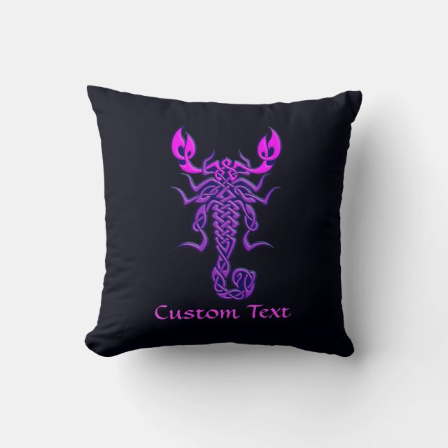 Lila Celtic Knot Scorpion Kudde (Framsida)