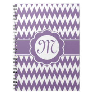 Lila Chevron Mönster & Monogram Flower Anteckningsbok Med Spiral