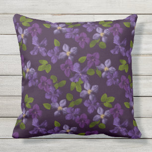 Lila Clematis Flower Pillow från Francoise utomhu Kudde