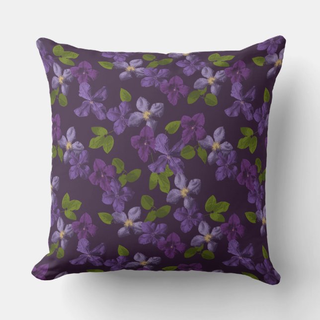 Lila Clematis Flower Pillow från Francoise utomhus Kudde (Framsida)