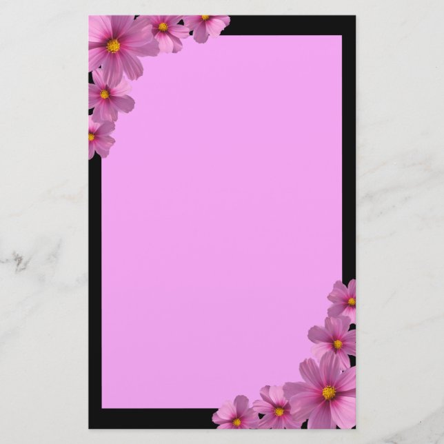 Lila Cosmos blommdesign i en svart bakgrund Brevpapper (Framsida)