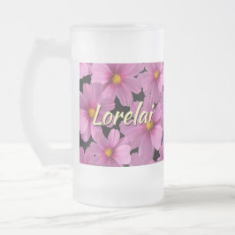 Lila Cosmos blommdesign i en svart bakgrund Frostat Ölglas