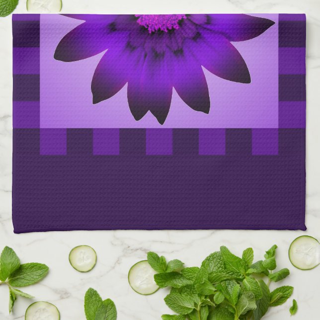 Lila Daisy Flower #2 Köksturn Kökshandduk (Vikta)