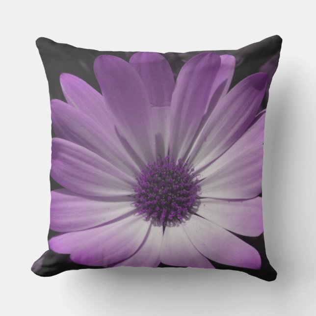 Lila Daisy Flower Exdoor Pillow Utomhuskudde (Framsida)