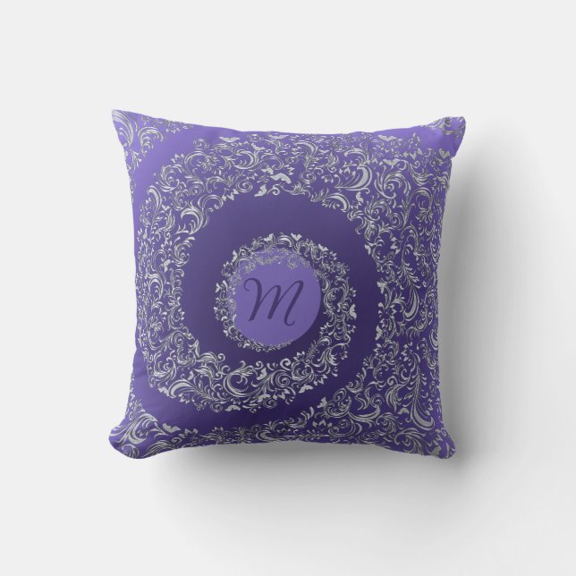 Lila Damask Monogram Kudde (Framsida)