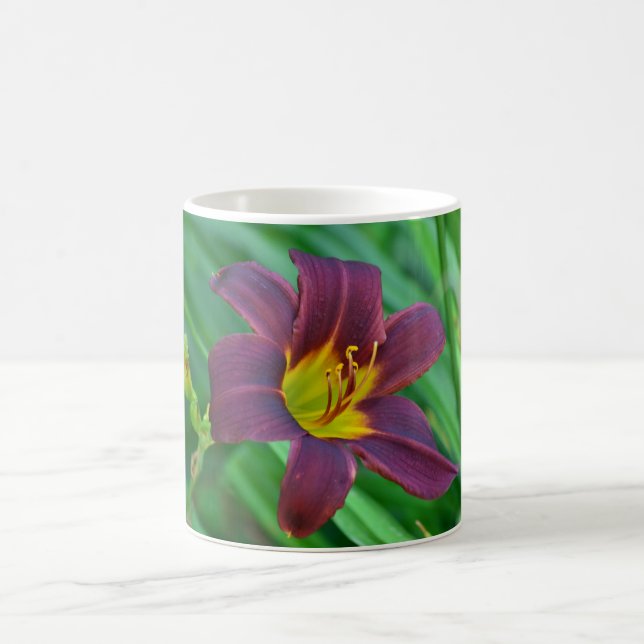 Lila Day Lily Mugg (Center)