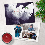 Lila Dove för julfotfoto Julkort<br><div class="desc">De här 7-tums x 5-tums platta julhälsningskorten har en abstrakt i lilans nyanser. "God jul" i bränd orange och vid djup lila tillsammans med en grönt olivolja gren. Anpassa med din familj namn och år. Baksidan har tre foton,  ett porträtt,  två landskap.</div>