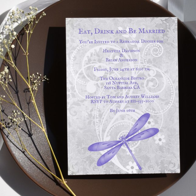 Lila Dragonfly Bröllop Rehearsal Dinner Inbjudan (Purple Dragonfly Wedding Rehearsal Dinner Invitation)