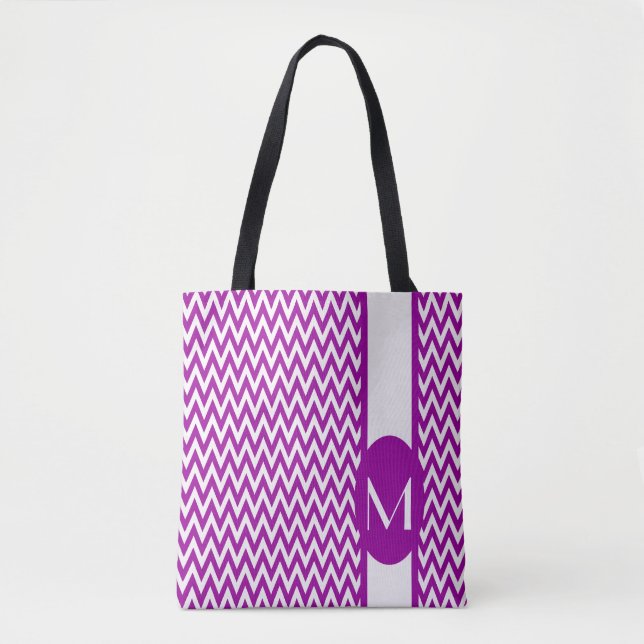Lila Elegant Chevron Design med monogram Tygkasse (Framsida)