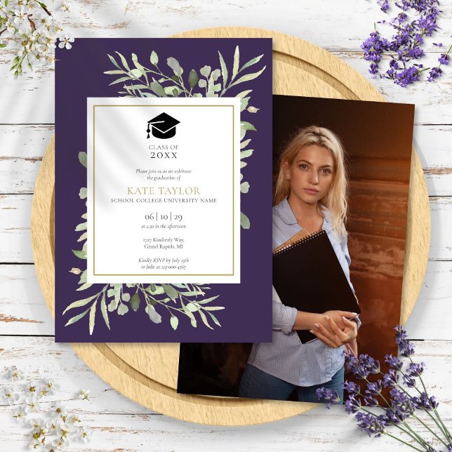 Lila Elegant Greenery Photo Studentfest Inbjudningar (Purple Elegant Greenery Photo Graduation Party Invitation)