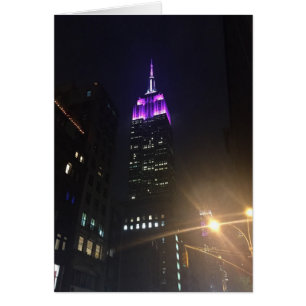 Lila Empire state som Bygger NYC New York Natt Hälsningskort