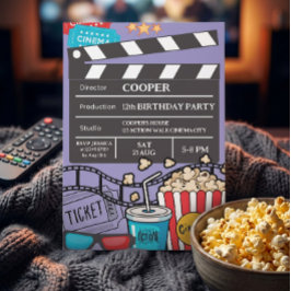 Lila filmnatt födelsedagsfest för pojkar inbjudningar