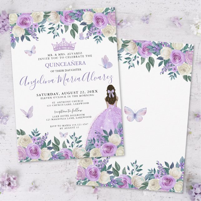 Lila fjärilar Blommig Quinceañera Inbjudningar (Purple Butterfly Floral Quinceañera Invitation)