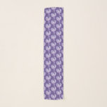 Lila flagga (botaniskt mönster) sjal<br><div class="desc">Söt botaniskt flagga iris-konst upprepar mönstrad scarf. Bakgrund färg i ultraviolett lila eller så kan du ändra det till ditt eget färg val. Den ursprungliga botaniska målningen och utformningen av Sarah Trett för www.mylittleeden.com på zazzle.</div>