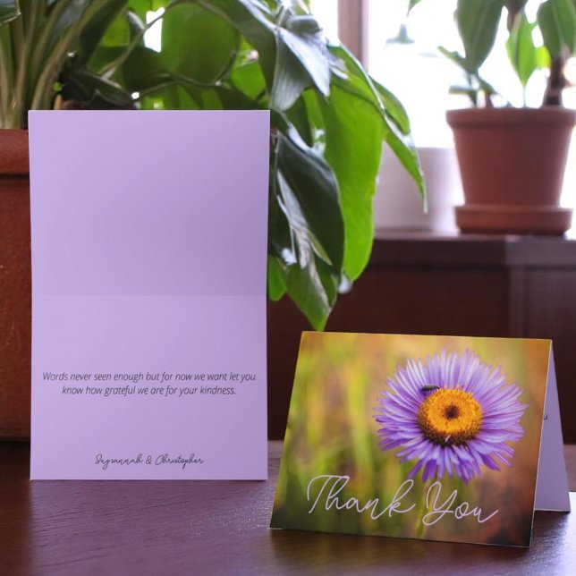 Lila Fleabane Flower och Insekt Personlig Anteckningskort (cover and inside template thank you greeting card)