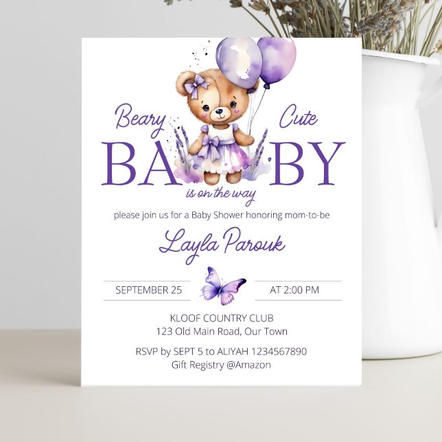 Lila flicka teddybjörn baby shower inbjudan (Purple lavender teddy bear girl baby shower budget invitation a cute teddy bear with balloons)