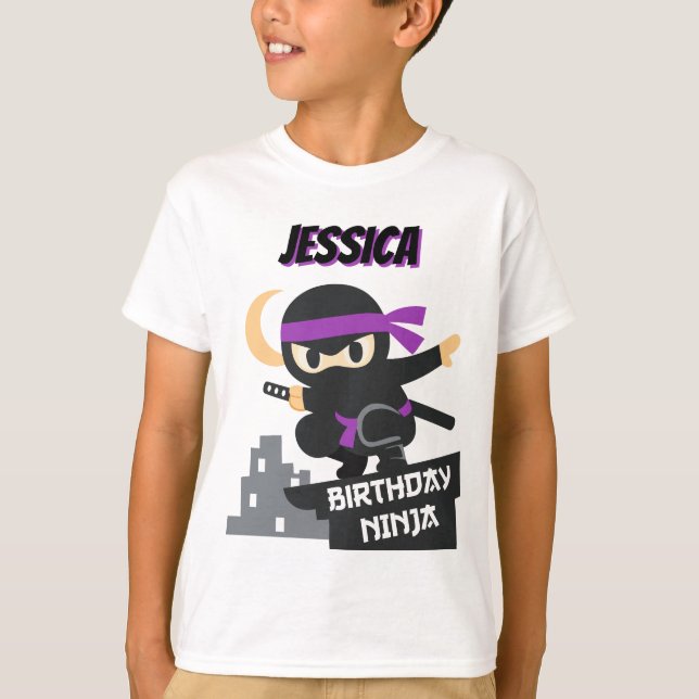 Lila Födelsedagsninja Anpassat Namn T Shirt (Framsida)