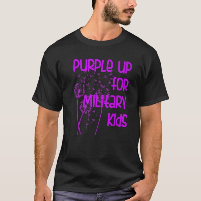 Lila för militära barn - militärens månad t shirt (Framsida)