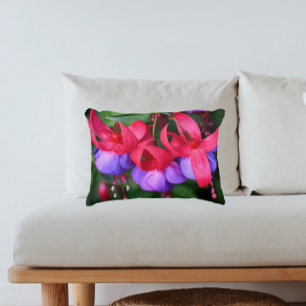 Lila Fuchsia Flowers med Rosa Sepals Blommigt Prydnadskudde