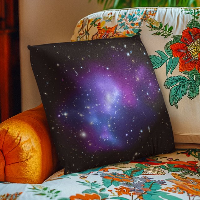 Lila Galax Celestialt Rymdbild Kudde (Purple Galaxy Celestial Space Photo Throw Pillow)