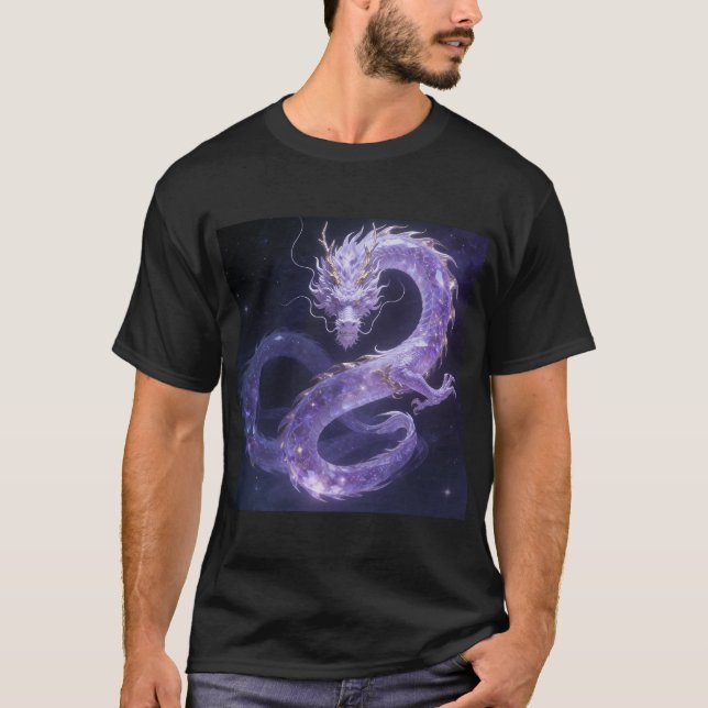 Lila Galaxdrake | Mystisk Kosmisk Drakfantasi T Shirt (Framsida)