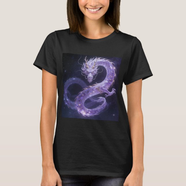Lila Galaxdrake | Mystisk Kosmisk Drakfantasi T Shirt (Framsida)