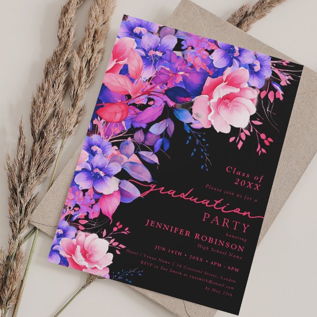 Lila Garden Blommigt Studentfest Black Inbjudningar (Purple Garden Floral Graduation Party Black Invitation)