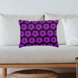 Lila Geranium Black Blommönster Prydnadskudde