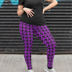 Lila Geranium-Blommönstret på Black Leggings