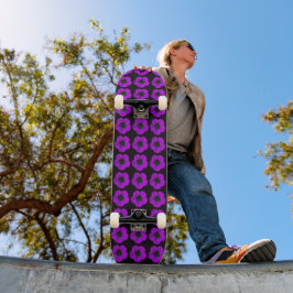 Lila Geranium-Blommönstret på Black Mini Skateboard Bräda 18,5 Cm