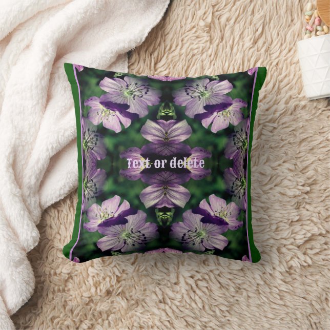 Lila Geranium Flower Art Multiplied Personlig Kudde (Filt)
