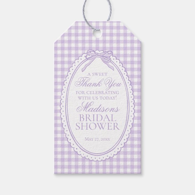 Lila Gingham Coquette Bow Bröllopsduschpresenter Presentetikett (Framsidan)